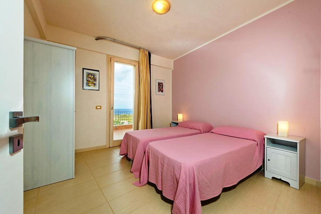 Villa Mirascopello カステッランマーレ・デル・ゴルフォ 部屋 写真
