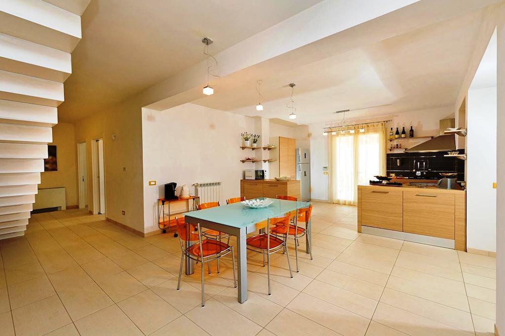 Villa Mirascopello カステッランマーレ・デル・ゴルフォ 部屋 写真